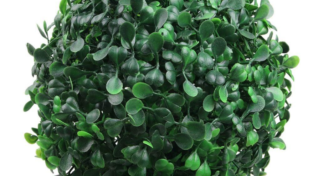 Are Boxwood Wreaths Only Popular at Christmas