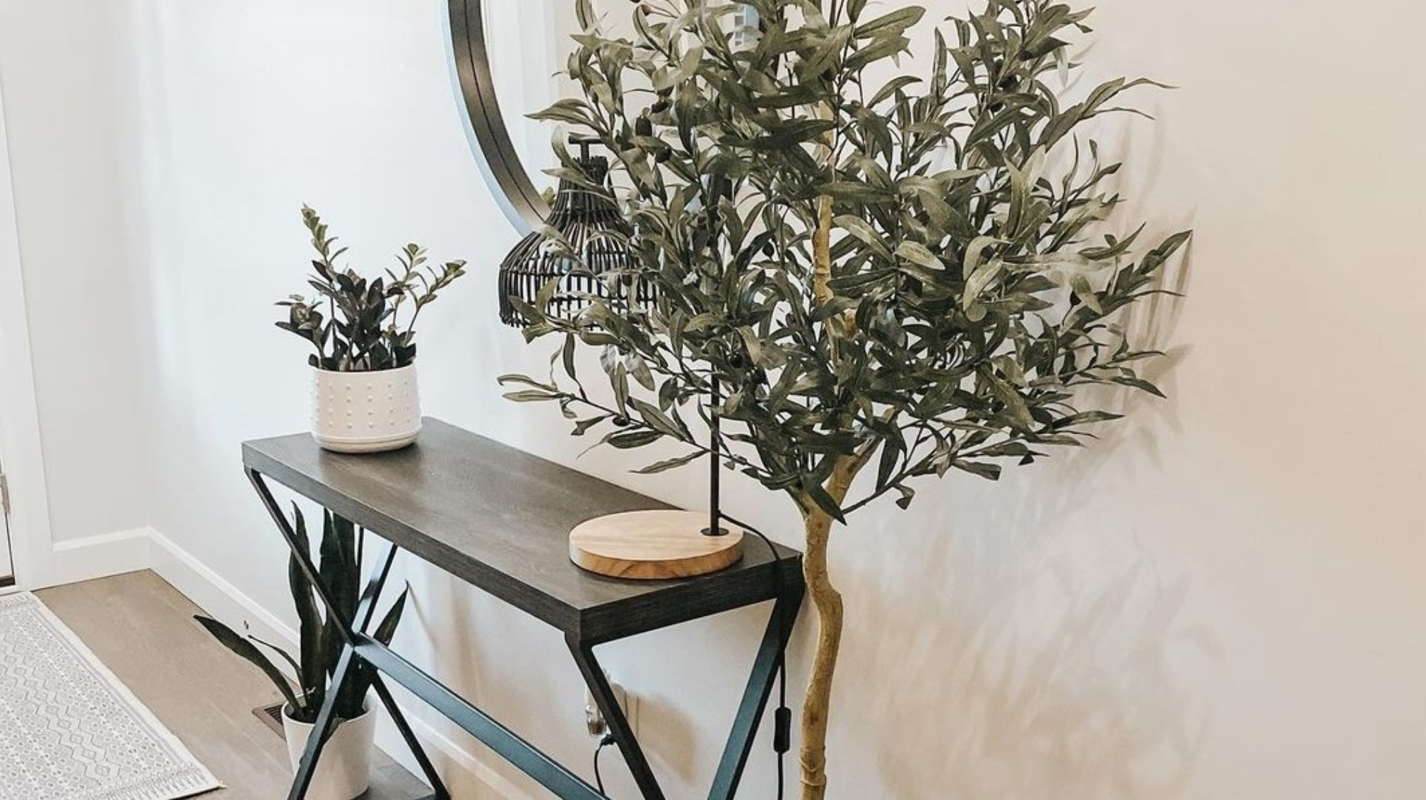 What Kind Of Planter Do You Use With An Artificial Plant?
