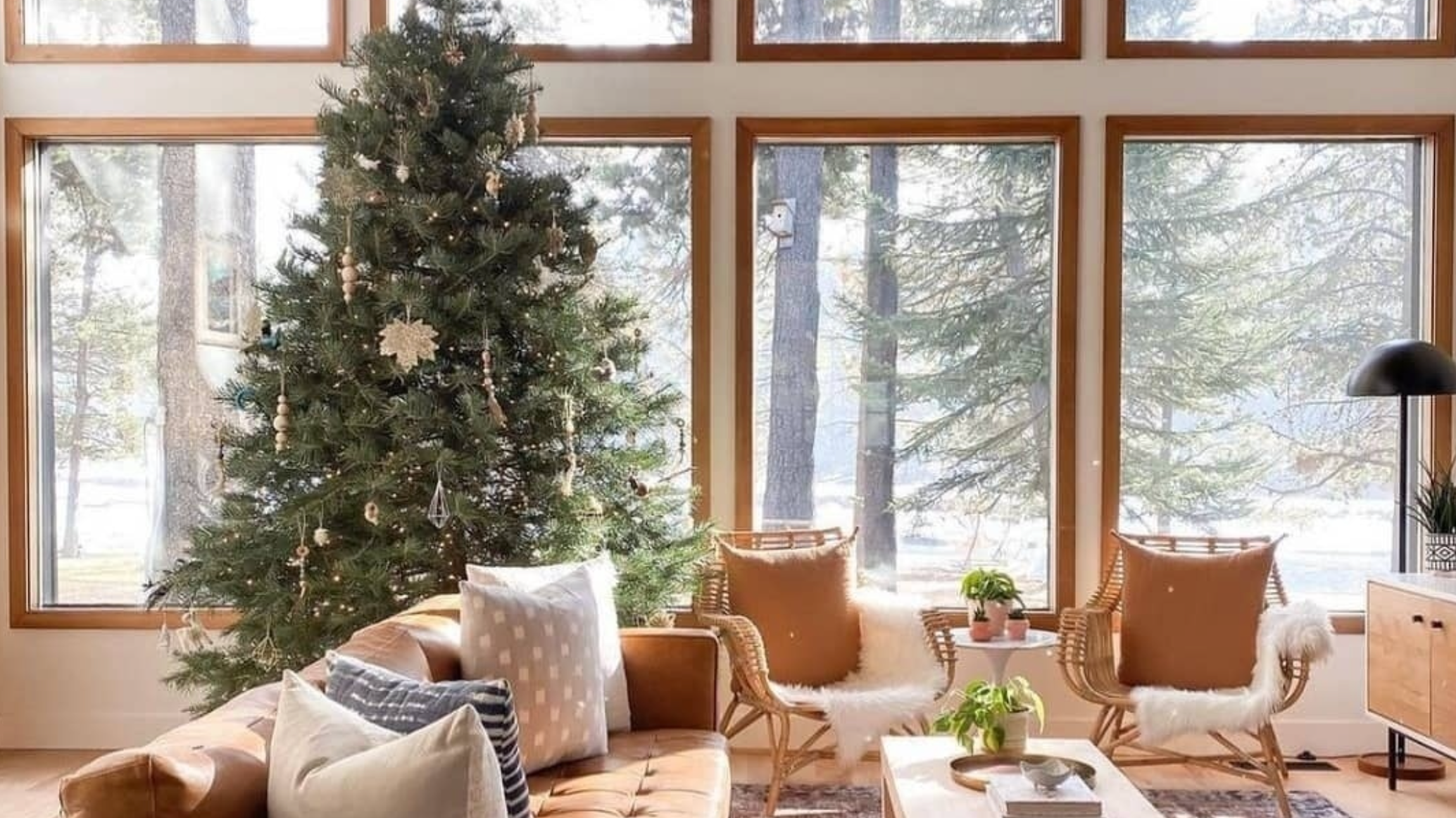 Elevate Your Holidays: Transforming Homes with Artiplanto.com