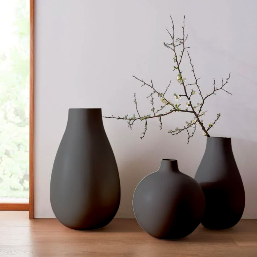 Oversized Black Vase Collection